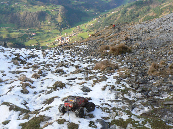 Bajando, al fonfo Regil