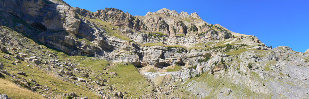 Camino hacia el Ibon de Saman