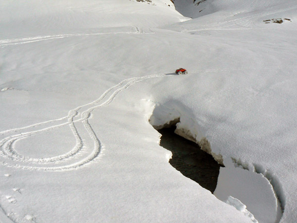 emaxx Tructrial on snow