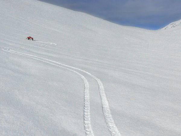 Emaxx on Ice , Snow Limts Trucktrial