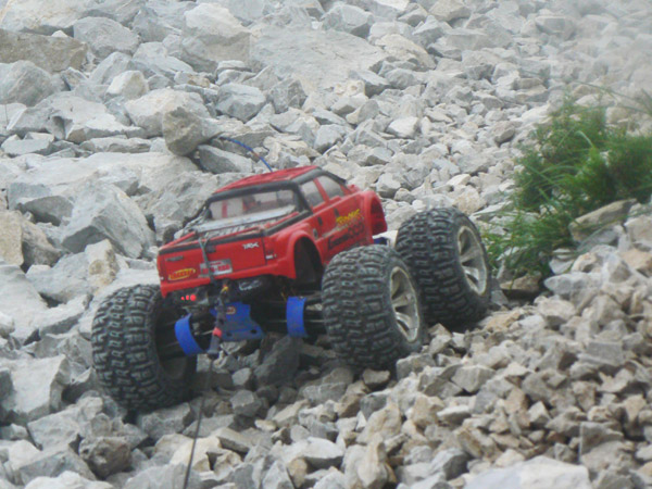 Emaxx display voltage